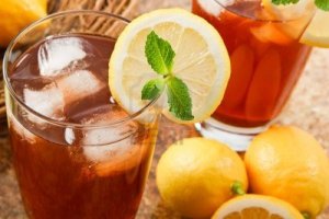 9005554-refreshing-iced-tea-makes-a-perfect-drink-on-a-hot-summer-day